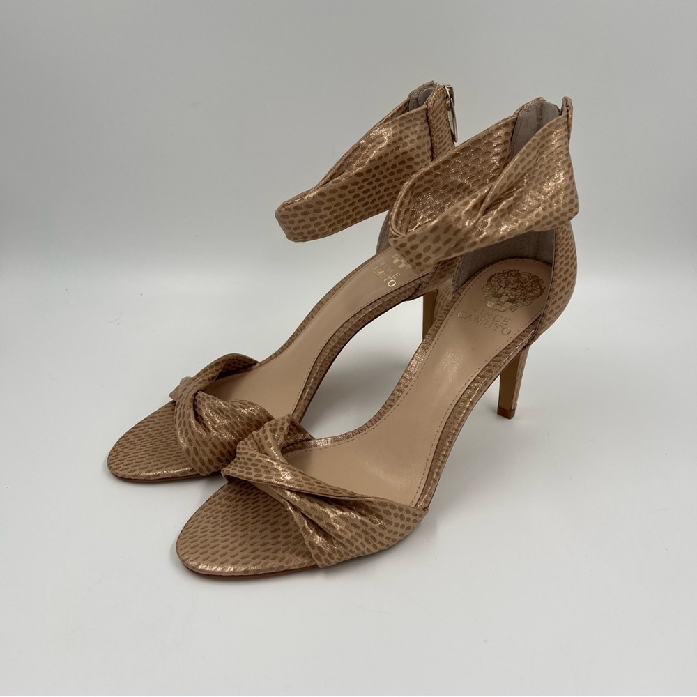 NEW Vince Camuto Camden Twist Knot Open Toe Pumps Gold/Tan 10M Sandals Heels